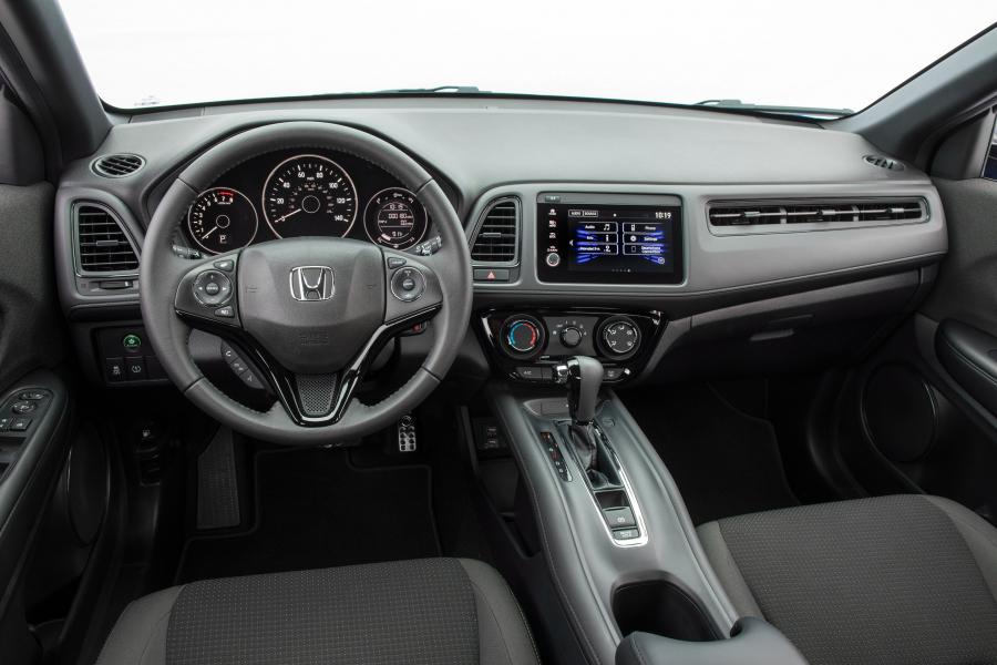 Торпедо Honda HR-V Sport 2018 года  (NA) (фото 25 из 34)